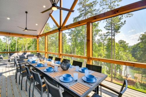 Hot Tub and Dock Lakefront Connelly Springs Escape