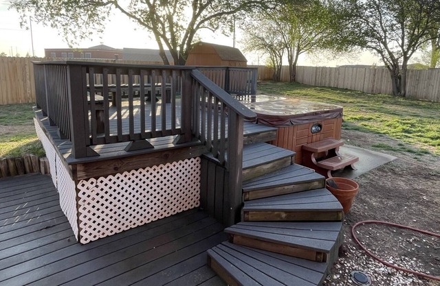 Hot Tub & Game Room 3b/r 2.5b/r! Ultimate Getaway!