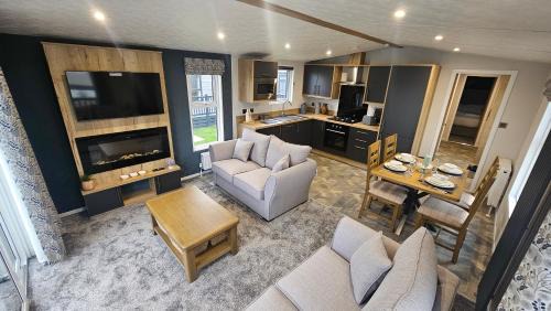 Hot Tub Lodge Cornwall