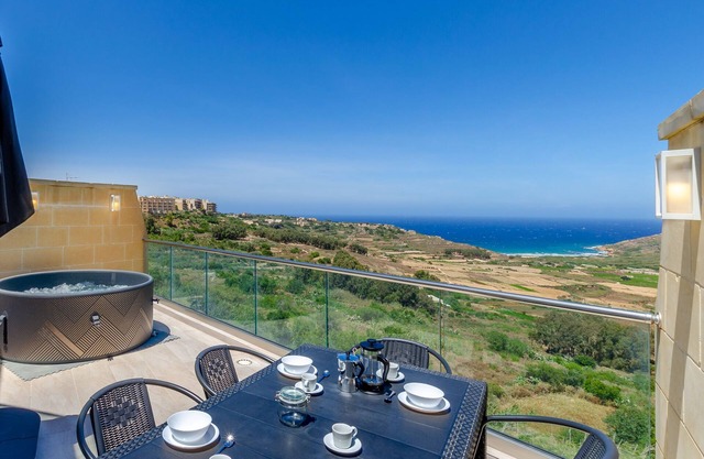 Hot Tub w/Incredible Views @ Ultra-Modern 3BR Apt