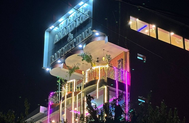 Hotel Anand Lok