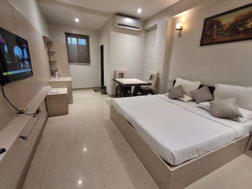 Hotel Downtown, Bilaspur