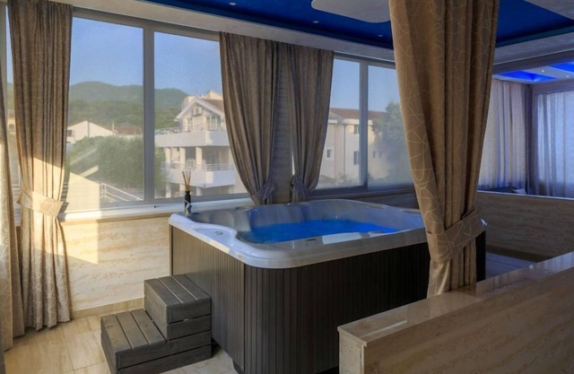 Hotel Maksim