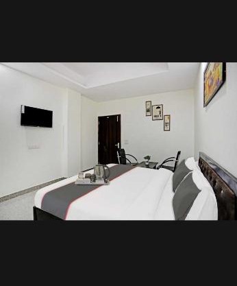 Hotel O K R Resdiancy Near Botanic Garden Of Indian Republic