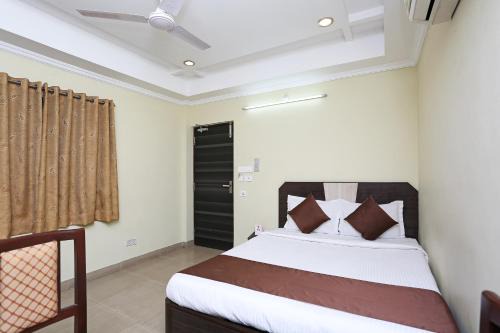 Hotel O Saraswathi Residency Near SR Nagar Metro Station