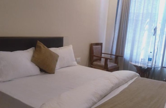Hotels In Ghansoli With Air Conditioner, Smoking, Laundry