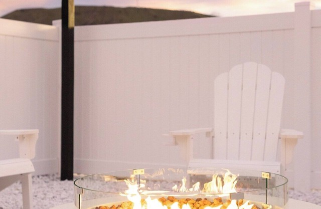 HotTub|Fire Pit|Outdoor Dining|EV Charger