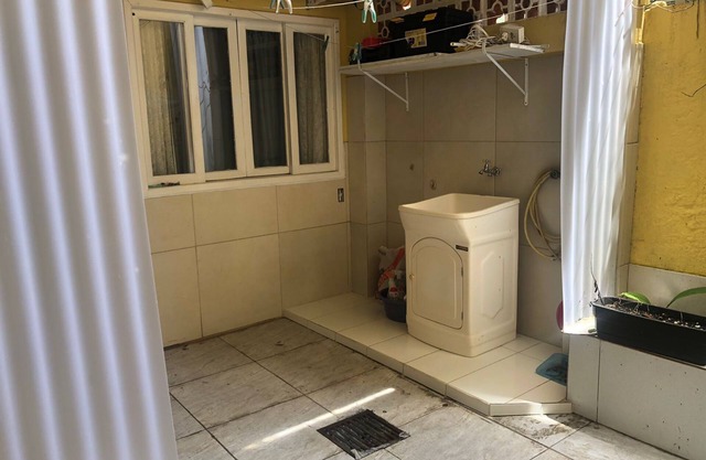 House 5 minutes from Campeche beach, on the first floor, airy and comfortable; ;close to the beach. Airport