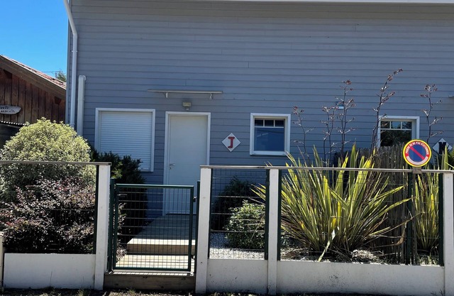 HOUSE 50 METRES FROM THE LAKE IN THE VILLAGE OF CLAOUEY