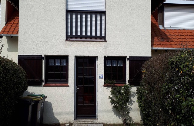 House 900 m from the beach.