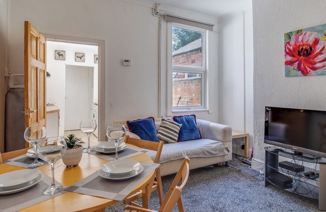 House Accommodation - Coventry Free Parking