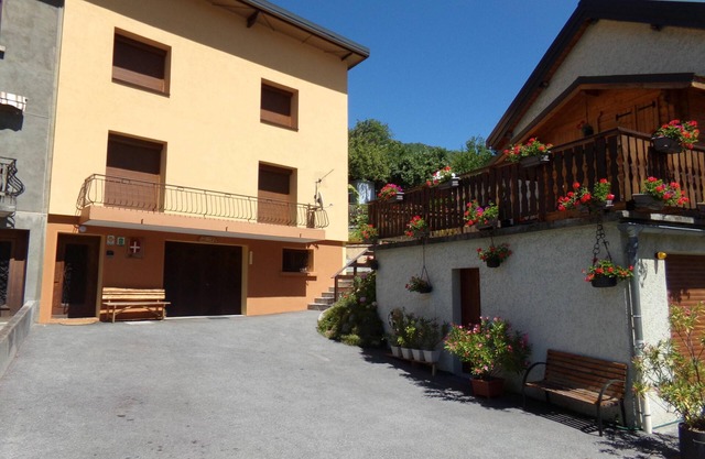 HOUSE: Furnished tourist accommodation 3 stars in St Michel de Maurienne 73140