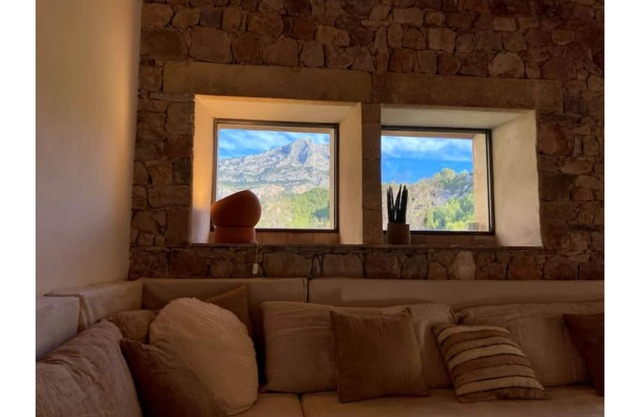House in Aix en pce at the foot of Sainte Victoire
