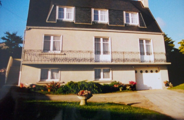 House labeled clevacances 3 minutes walk from the beach - sea view