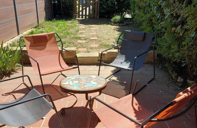 House rental in a residence with swimming pool in the heart of the Alpilles