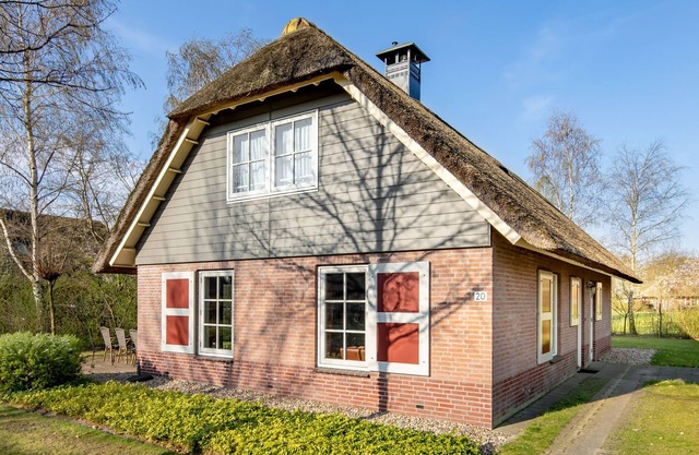 House w/2 Baths nr Appelscha