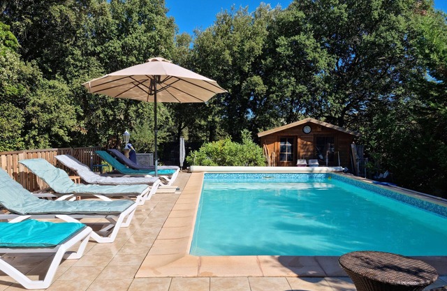 House with pool and spa, ideal for families and couples