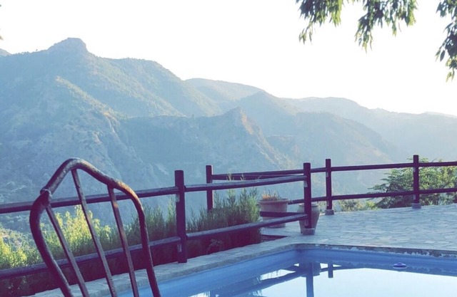House with private pool & views to Sierra Nevada & lake of Guejar Sierra