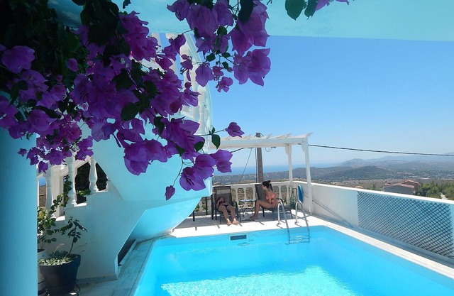 House with private pool 25' from Athens Airport