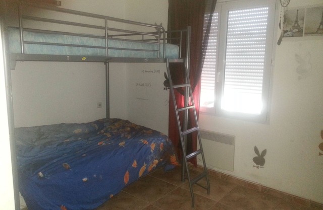 House with swimming pool 6km from Biscarrosse