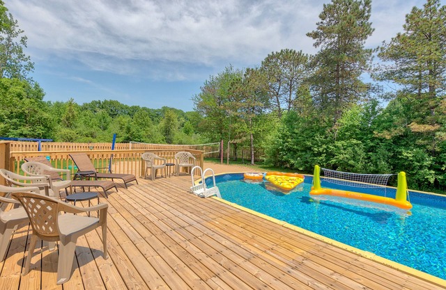 HUGE Yard: Pet-Friendly Playground HotTub FirePit & More! ★ HandicapAccessible