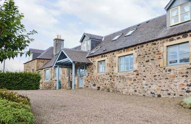 Hume Orchard Steading