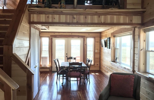 Hunting and Fishing Lodge (sleeps 3-5)
