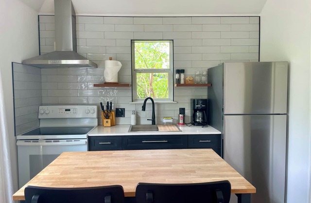 Hyde Park Charming Retreat