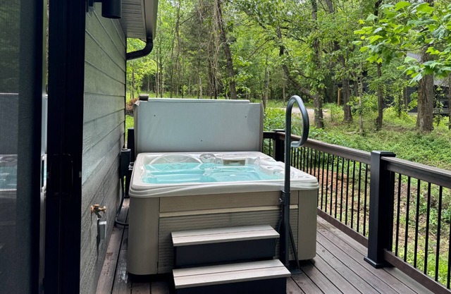 Ideal Couple's Wooded Retreat near Giant City Park
