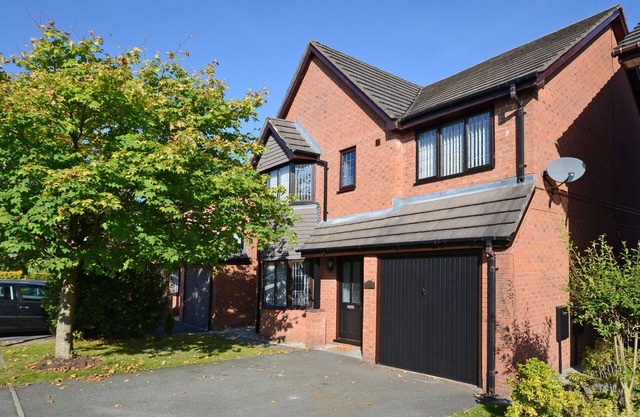 Ideal for Alton Towers, The Peak District, University Hospital and Derbyshire