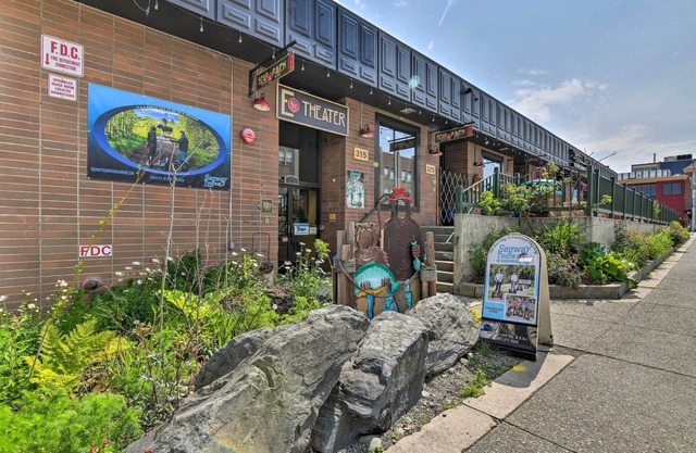 Idyllic Dtwn Anchorage Condo w/Fireplace!