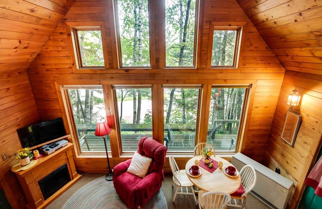 Idyllic Little Bass Lake Cabin with Fire Pit!
