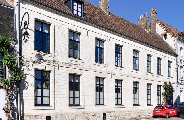 If you dream of vacationing in historic walls, you should take a closer look at this exclusive vacat