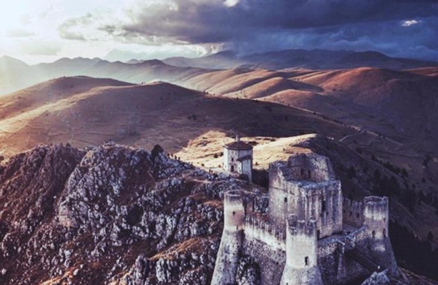 IL BORGO DI ROCCA CALASCIO
