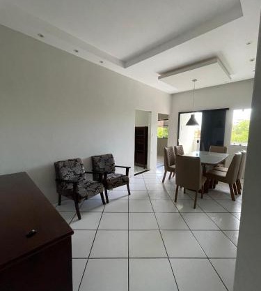 Imóvel amplo, bem ventilado e boa localização