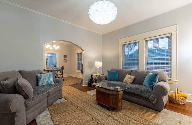In City, Airy Cheerful Bungalow Homey, Fire Pit
