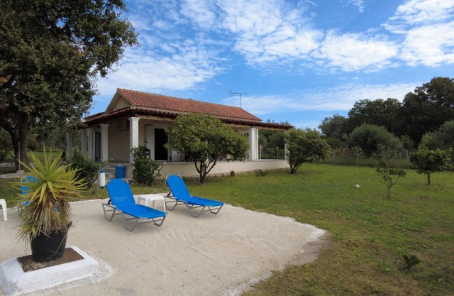 In the middle of nature! holiday home in calm neighborhood, wifi | Halikounas, C