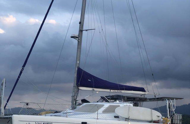 Incl meals, excursions, WiFi! 2 BR, yacht. Visit islands, snorkel, fish, & more