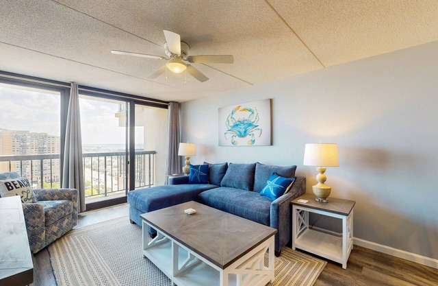 Incredibly Convenient Beach Condo w/Balcony, W/D, A/C, Shared Pools, Gym, Tennis