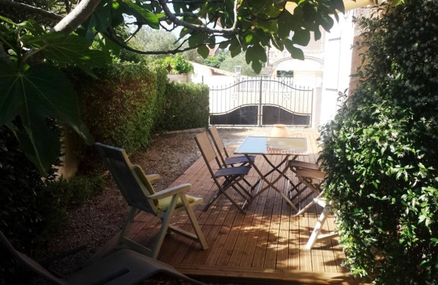 Independent studio with air conditioning + garden and shaded terrace + parking