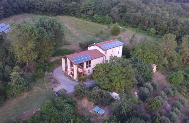 Independent accommodations for groups of 10 to 20 people with Common Kitchen and Pool