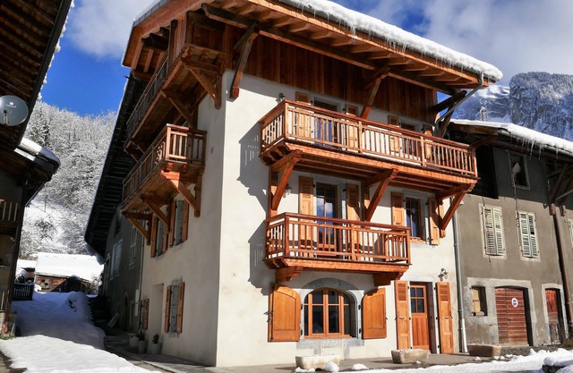 Independent apartment in a beautifully renovated old house in the village center