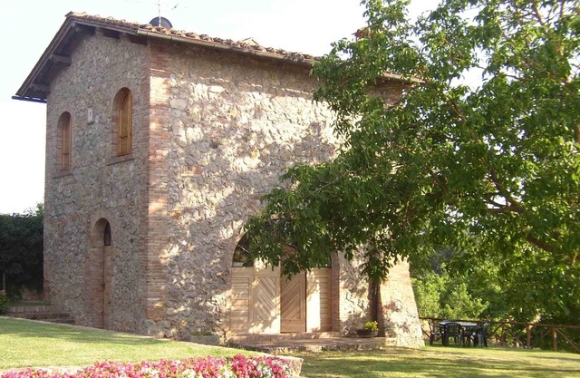 Independent house in the hills of the Sienese countryside