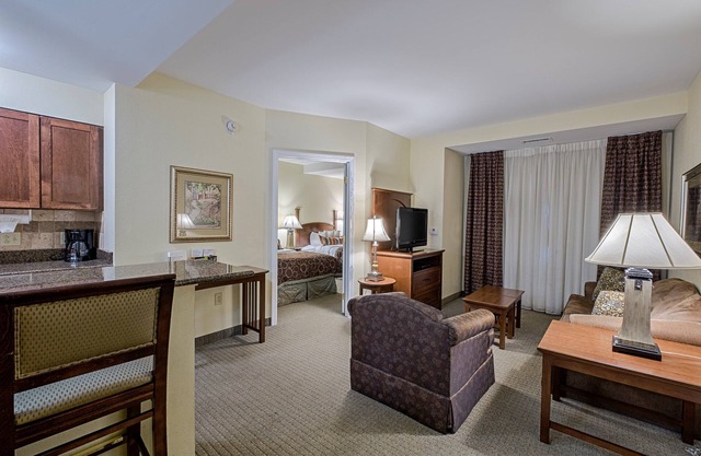 Indoor Pool. Gym. Quick Drive to Hersheypark