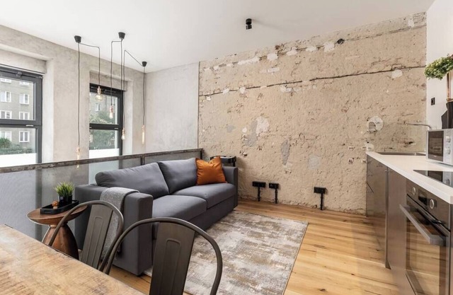Industrial 42sqm 3room maisonette apt near center