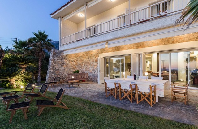 ISholidays Kalamata Old Sport Mansion