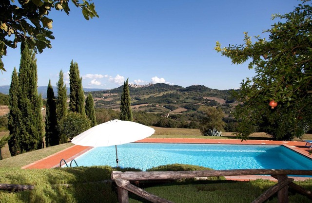 Charming old stone villa early 1600's. Breathtaking view, Pool, AC, Maid service