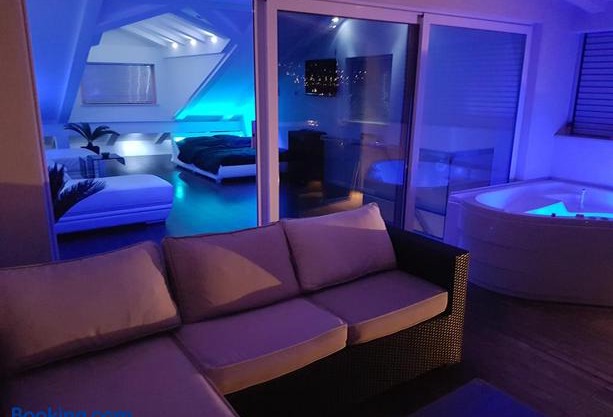 Jacuzzi Studio Apartment