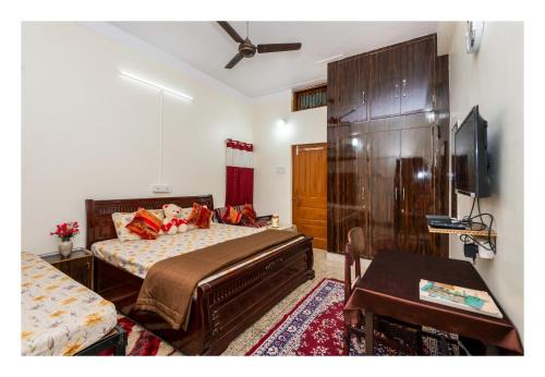 Jaiswal Homestay Three-Bedroom Holiday Home-parking-kitchen-Wi-Fi & 24 hour Hot water