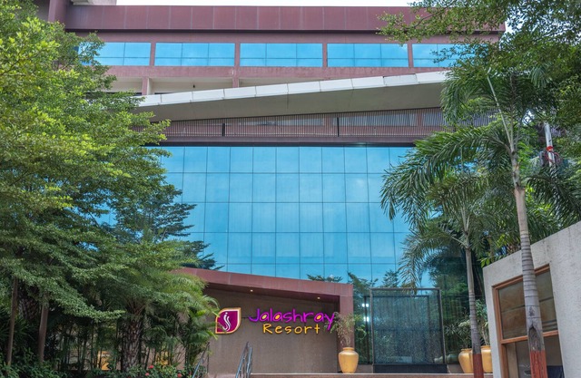 Jalashray Resort